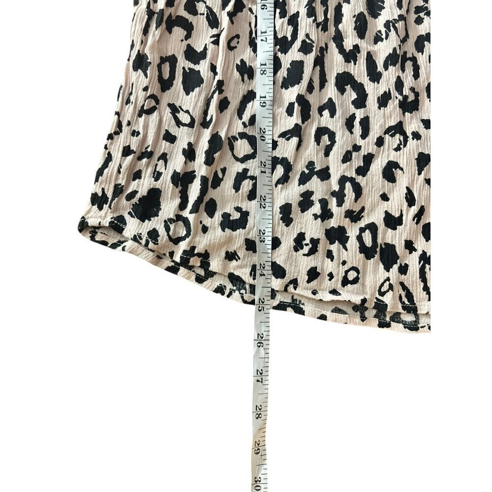 Savanna Jane Women's Tan Animal Print Short Sleeved Top - Picture 7 of 8